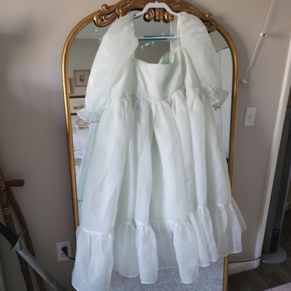 Milk Jade French Puff